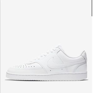 NikeCourt Vision Low Sneakers